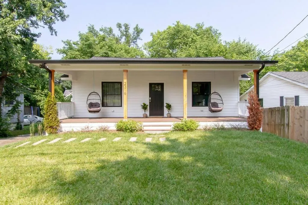 Nashoasis 10 Min To Dt, Gameroom, Huge Yard Nashville ABD